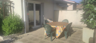 Terasse Sud avec table et chaises