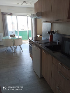 entrée et coin cuisine