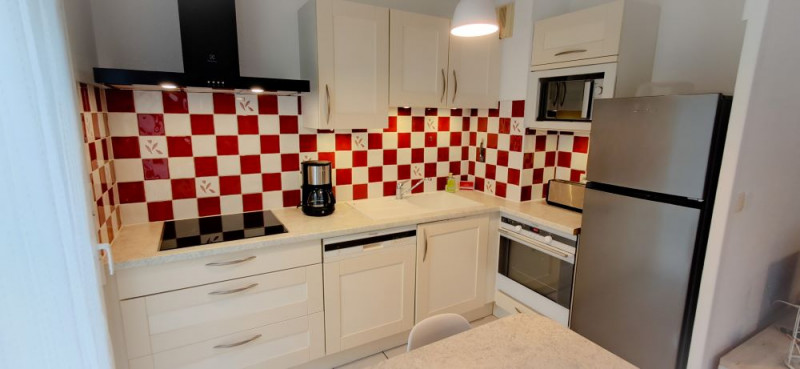 20250819_180419 - © Nava 2025 20250819_180419