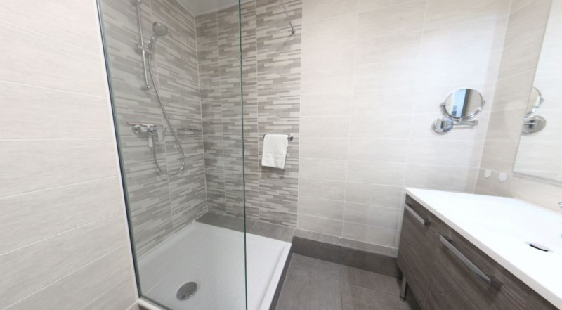 800x600-salle-d-eau-15031-17929